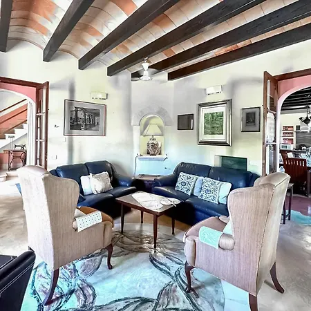 4 Bedroom Stunning In Holiday home Porreres